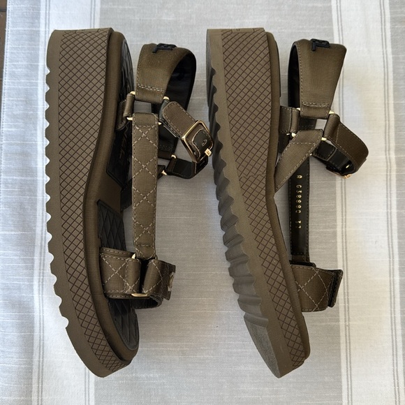 ⚡️Last Chance Price⚡️ NEW Chanel Platform Canvas Strap Dad Sandal - Picture 3 of 10